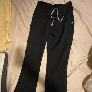 Figs black scrubs black yola tall black size L great condition